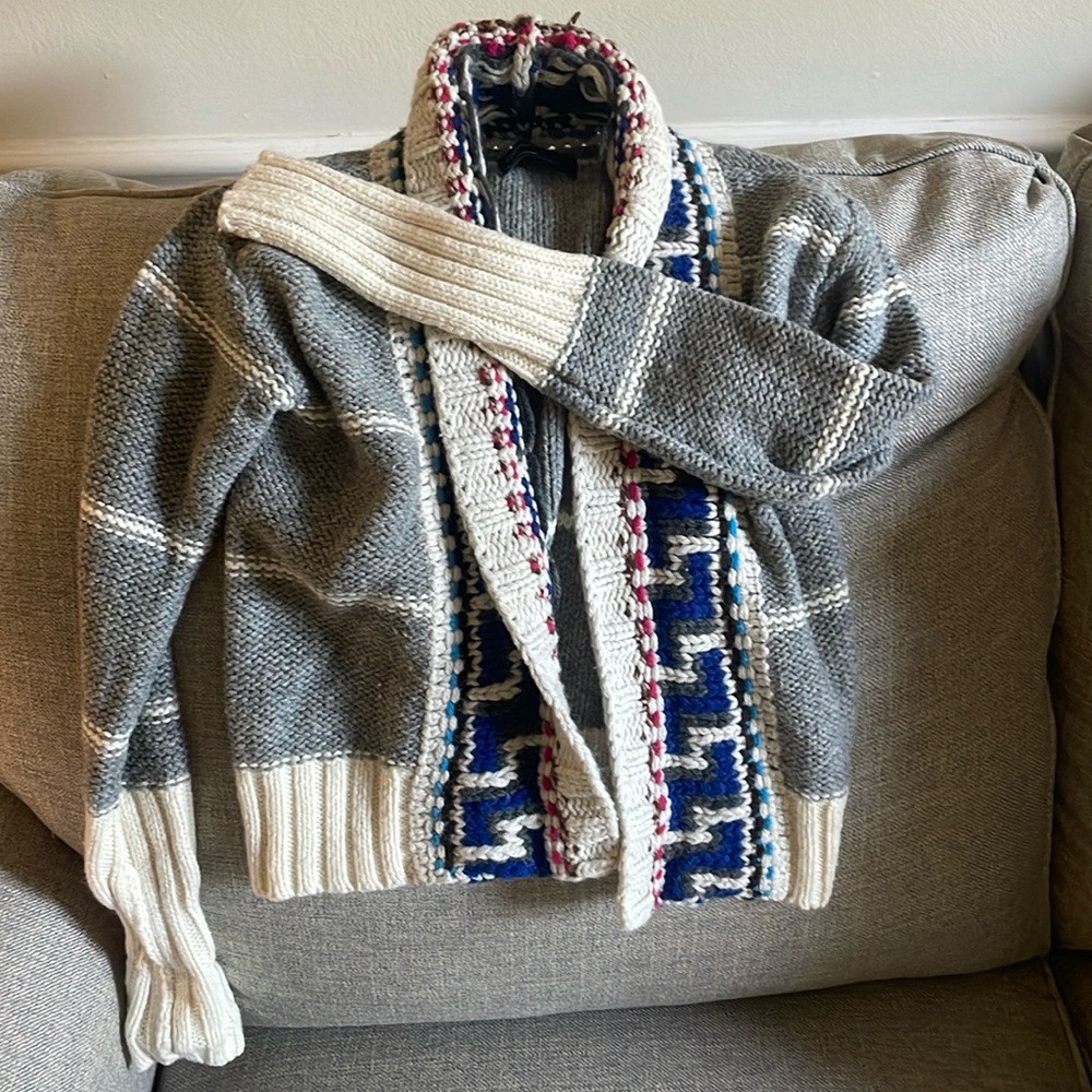 American eagle sweater